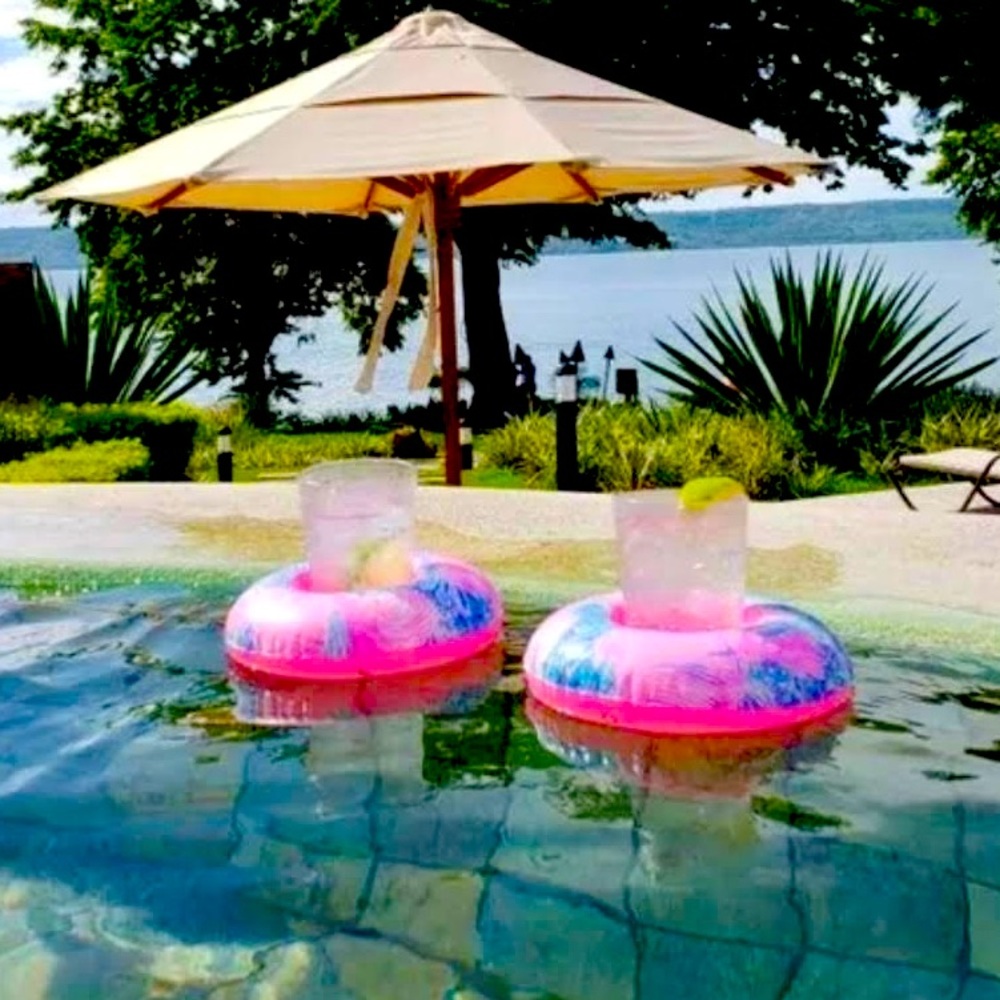 NWT Pair of drink floaties